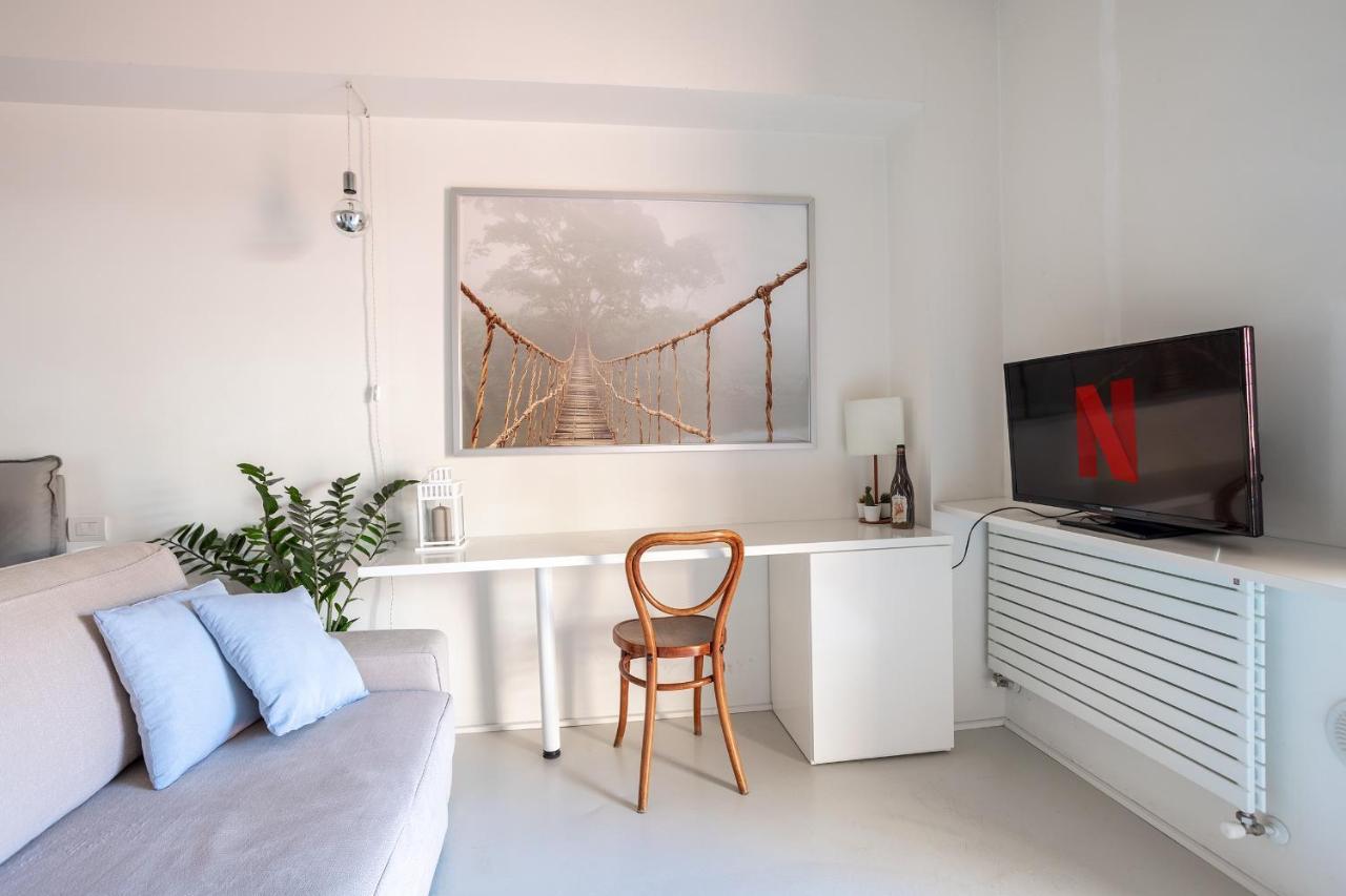 Design Loft Walking Distance Brera-duomo With Wifi+netflix Appartement *